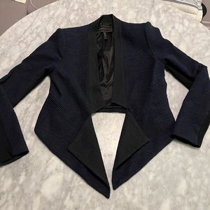 ✨2 for 35✨ BCBGMAXAZARIA short Blazer Tweed , Contrast Lapel,open Front. S